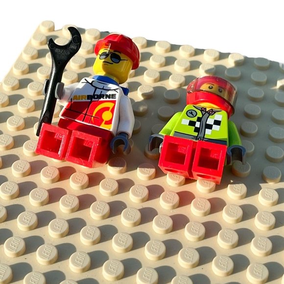 Lot of 2 LEGO Racers Minifigures - Picture 6 of 6